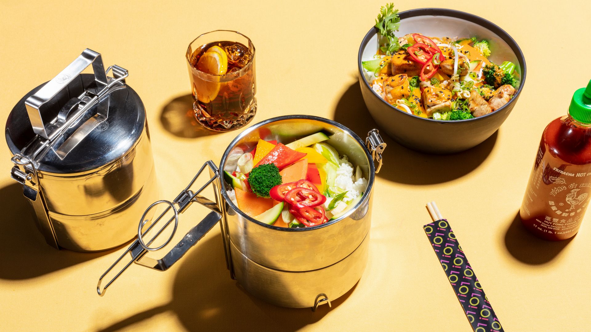 Banner_LO! Delivery_Lieferservice_Asiatische Gerichte_Bowl_Jona.jpg